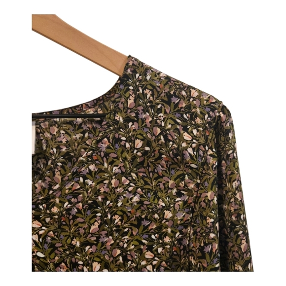 Cabi Chorus Green Purple Ditsy Field Blouse Size Small #4161 - Picture 3 of 6